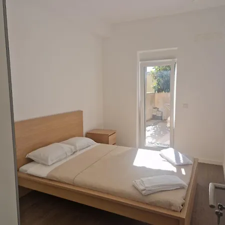 Apartamento T2 - *